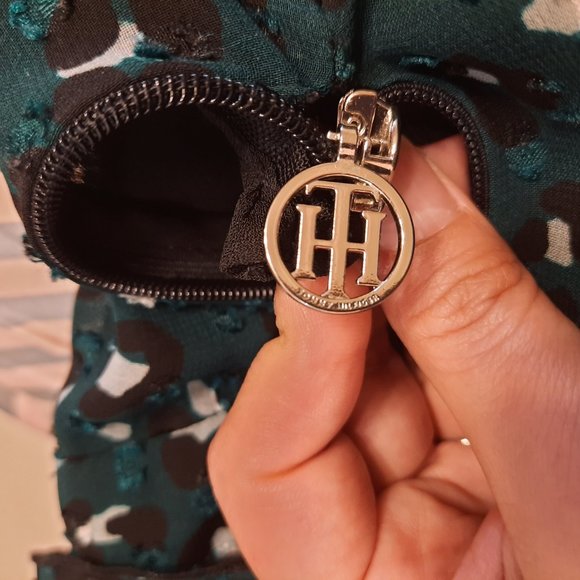 Tommy Hilfiger - Picture 3 of 9